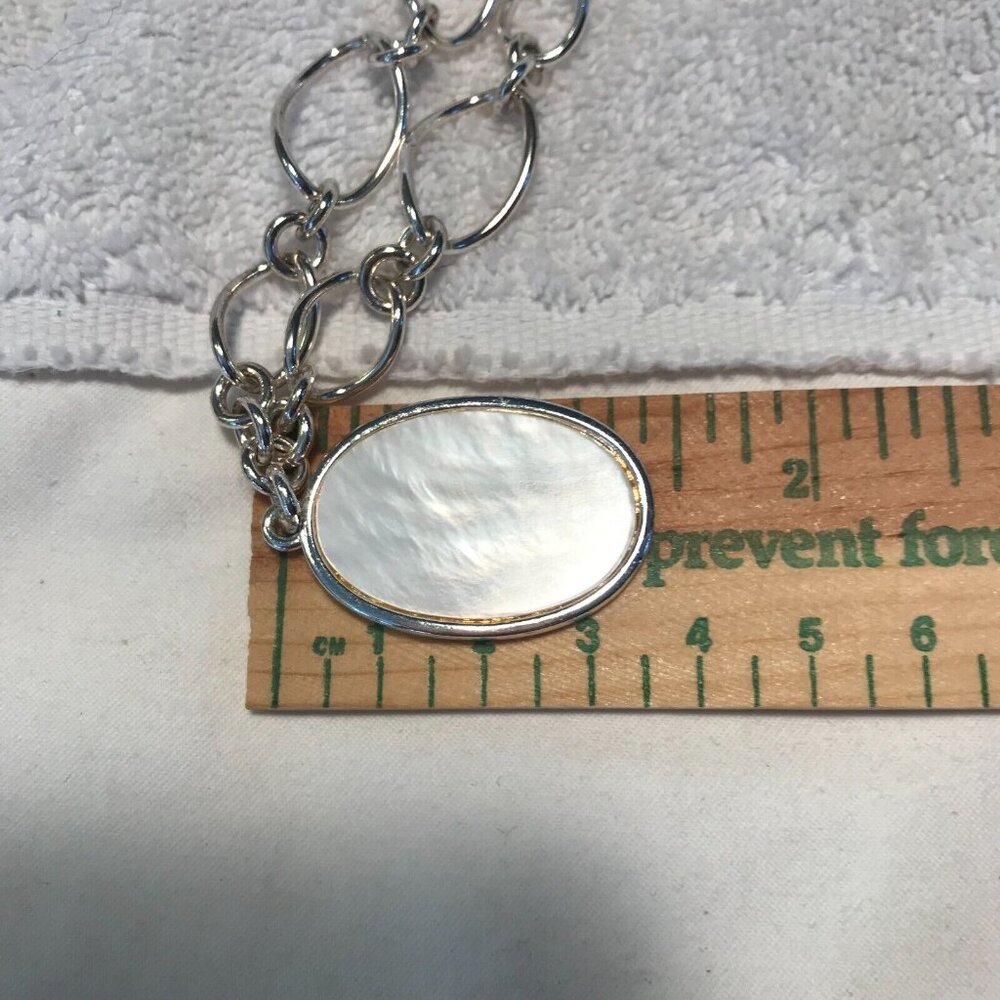 Avon 2005 Mother of Pearl Disk Necklace and Earring Giftset - Picture 7 of 12